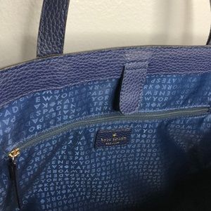 kate spade Bags - Classic Kate Spade Bow tote bag NAVY kate spade Bags - Classic Kate Spade Bow tote bag NAVY
